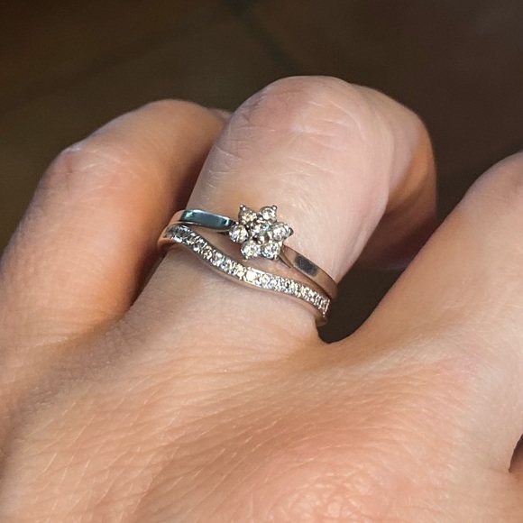 18k Gold engagement diamond rings - Picture 4 of 4